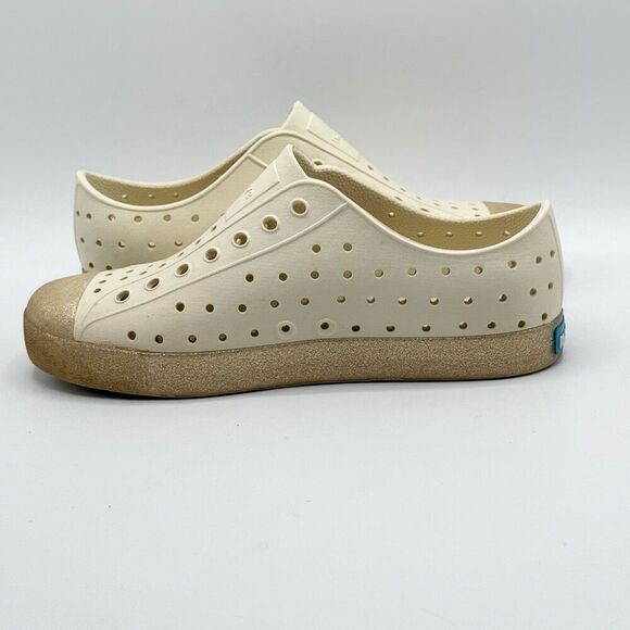 Native Jefferson Beige Gold Slip On Water Safe Shoes - Kids US J3 - Picture 6 of 10